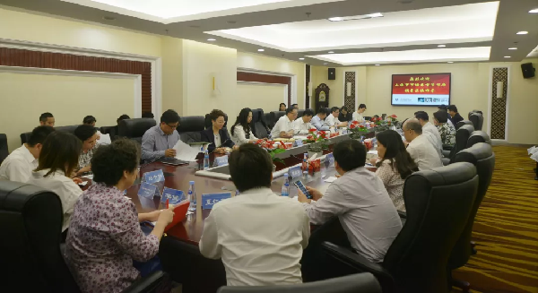 上海市市場(chǎng)監(jiān)管局黨組書記閻祖強(qiáng)一行調(diào)研“社區(qū)藥品安全智能化治理研究”課題推進(jìn)情況